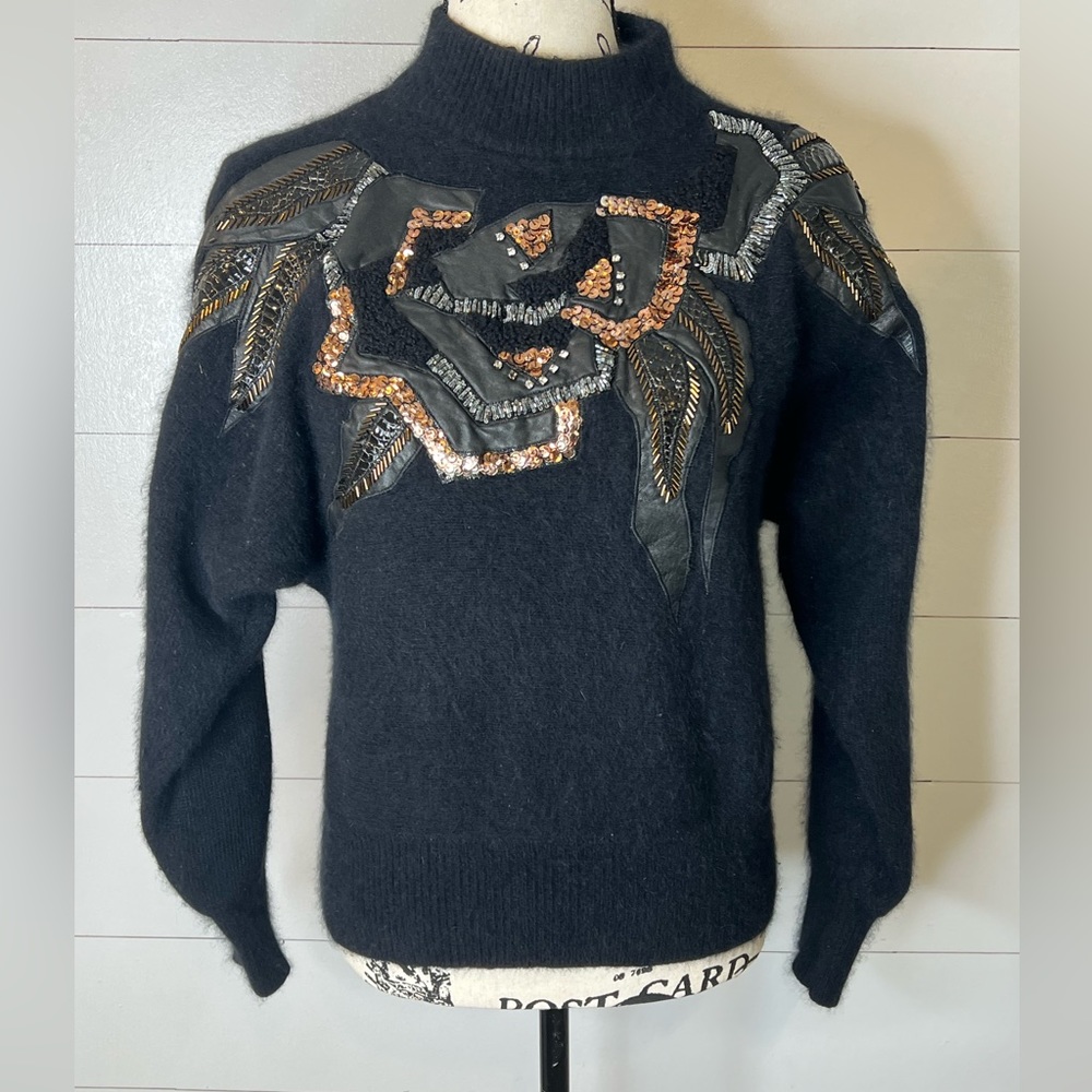 EREZ VINTAGE BLACK SWEATER SZ L